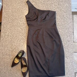 Jessica Simpson little black dress